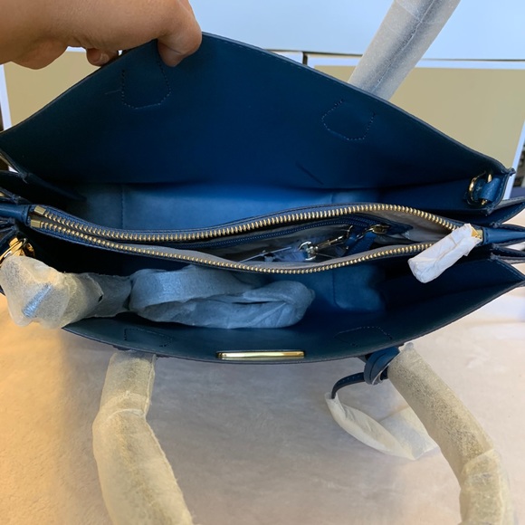 MichaelKors Mercer Large Saffiano Leather ToteBag - Picture 11 of 12